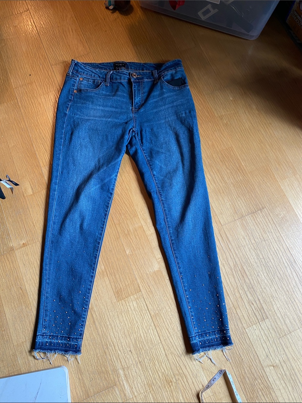 Celebrity Pink Blue Skinny Jeans with Studded Ankles